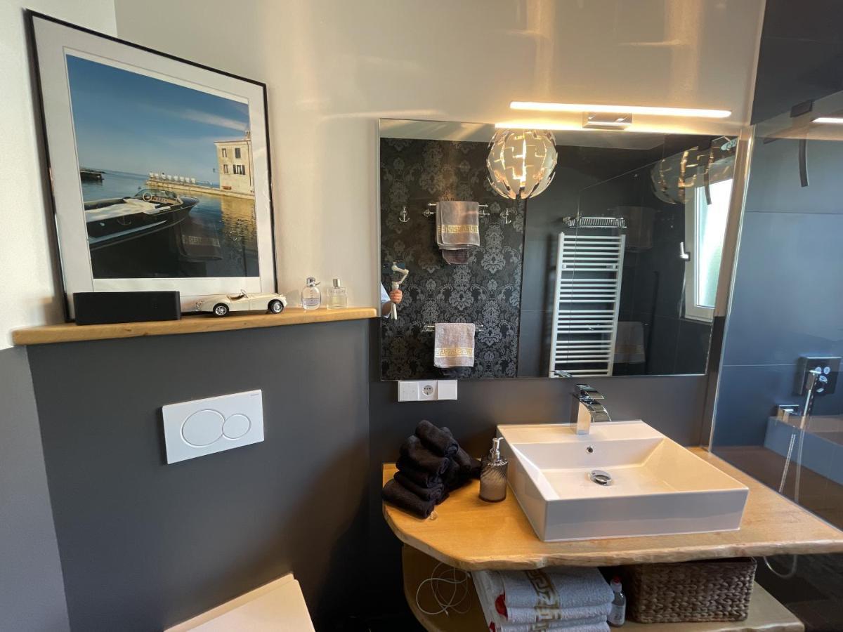 Appartement Region Esslingen - Naehe Messe - Flughafen - Stuttgart - Wohnen Und Arbeiten Auf Zeit In 120M2 Wohlfuehlatmosphaere - Ab 3 Uebernachtungen - Geeignet Fuer 4 Pers Incl Kinder - Beistellbett Moeglich - Kinder Und Tiere Willkommen - Garage F Altbach Екстериор снимка